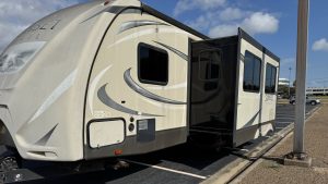 2016 Crossroads RV Slideout