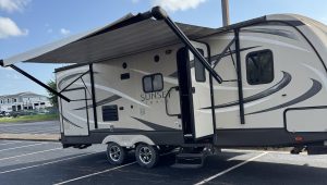 2016 Crossroads RV Front